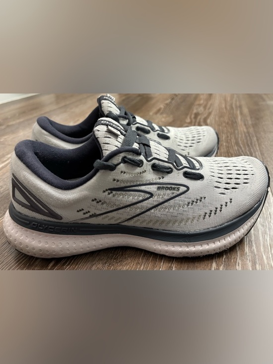 Brooks Shoes - BROOKS GLYCERIN 19 women’s size 8 medium (B) Grey/Ombre/White